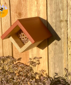 Rot Wildbienen Nisthilfe